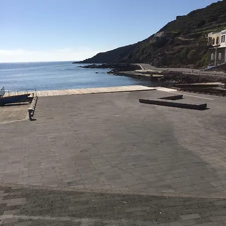 Dammuso Dei Turchi By The Ocean Holiday home